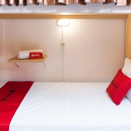 Reddoorz Hostel @ Malang City Center 2 エクステリア 写真