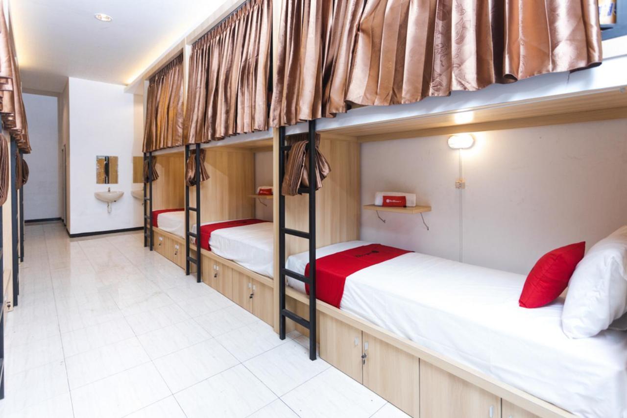 Reddoorz Hostel @ Malang City Center 2 エクステリア 写真