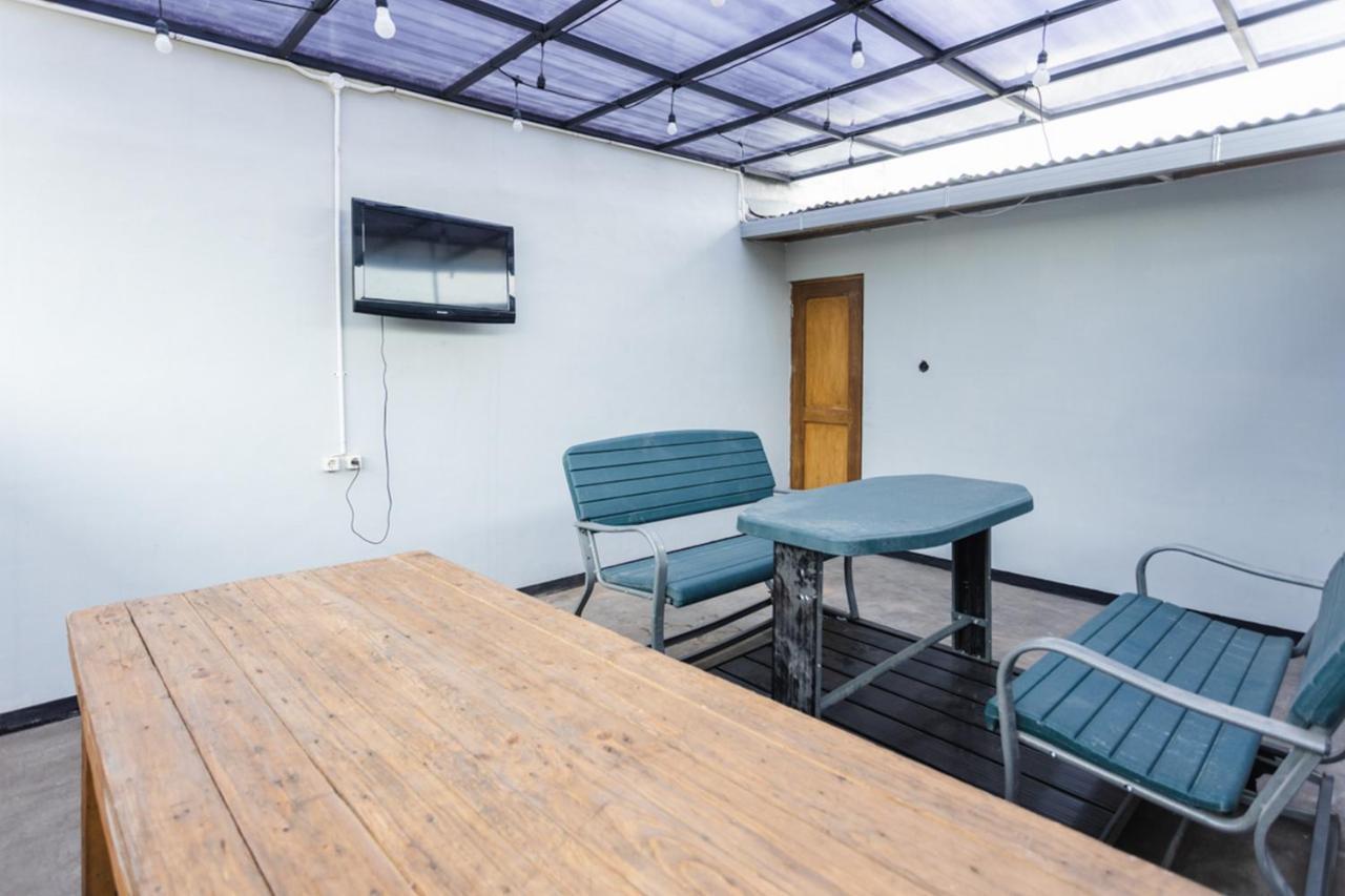Reddoorz Hostel @ Malang City Center 2 エクステリア 写真