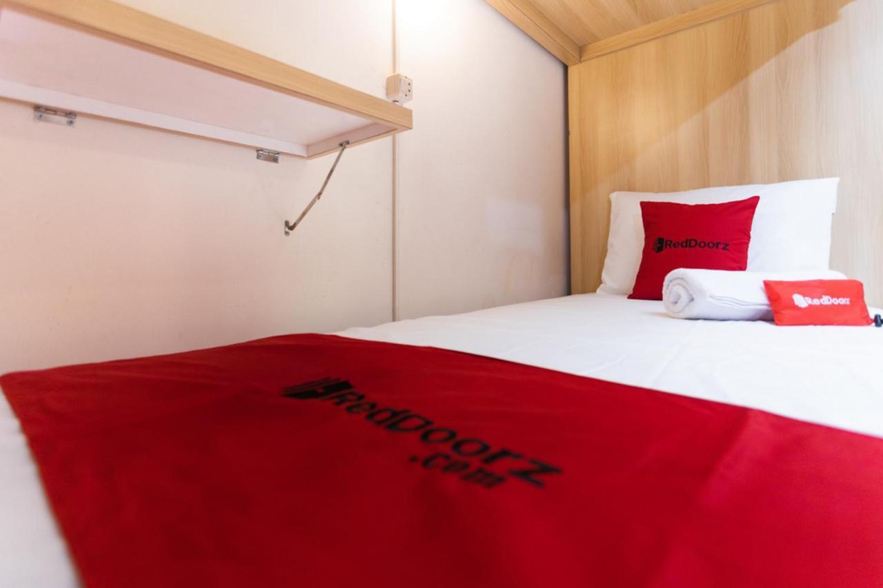 Reddoorz Hostel @ Malang City Center 2 エクステリア 写真