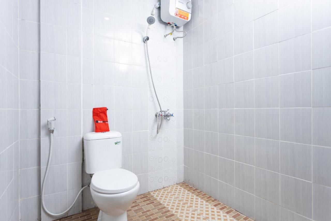Reddoorz Hostel @ Malang City Center 2 エクステリア 写真