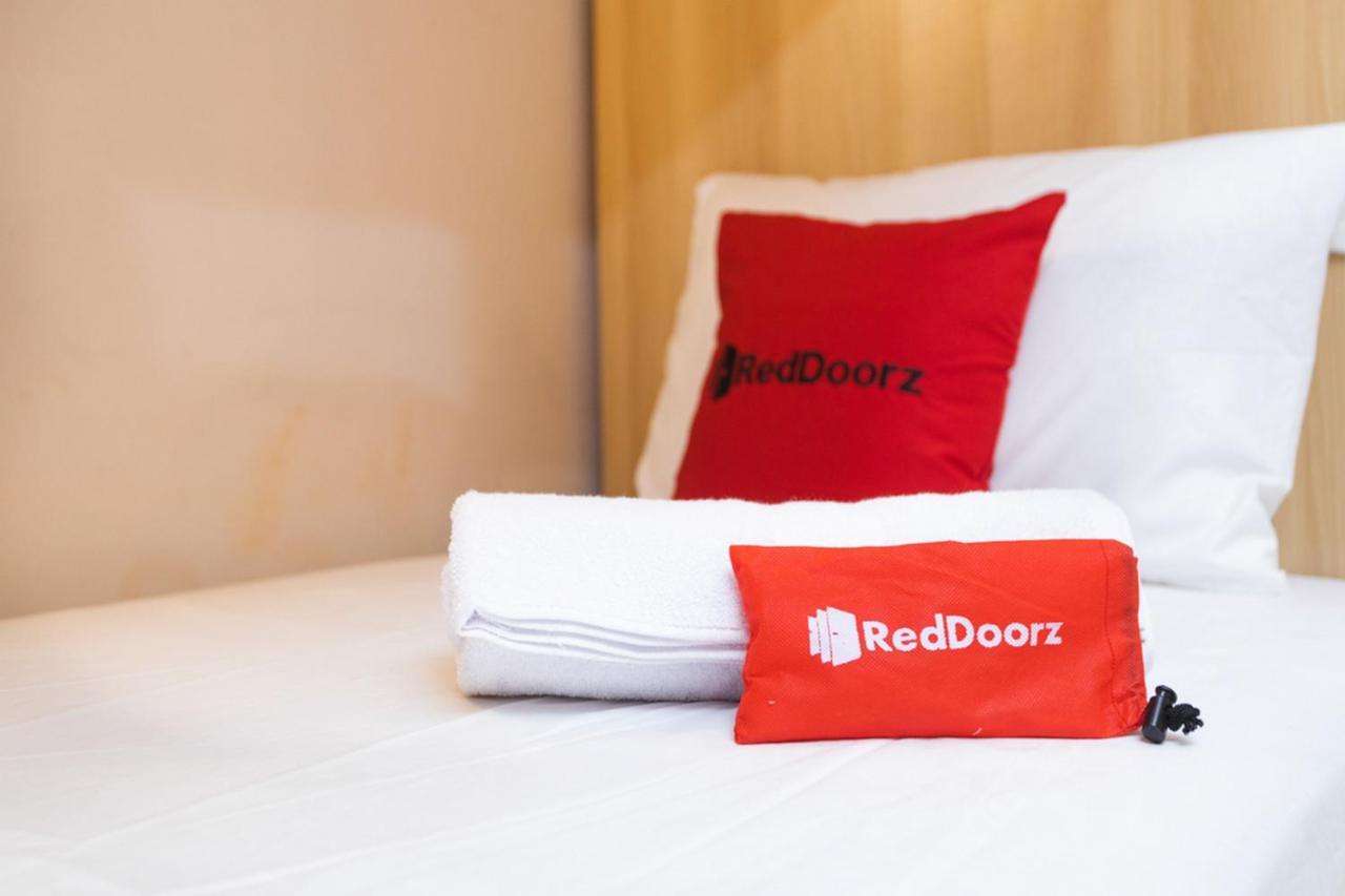 Reddoorz Hostel @ Malang City Center 2 エクステリア 写真